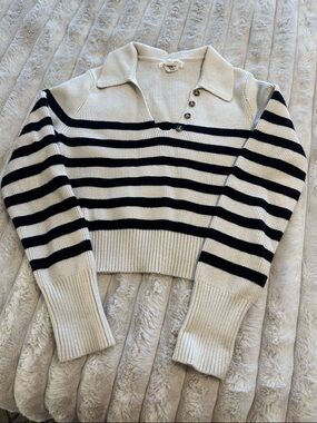 Striped Collared V-Neck Sweater - Cream & Black